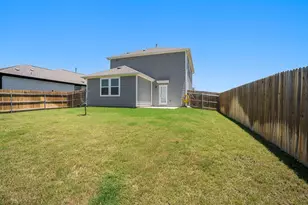 148 Hidalgo Ln, Elgin, TX 78621 - Photo 34