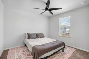 148 Hidalgo Ln, Elgin, TX 78621 - Photo 28