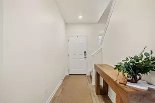 148 Hidalgo Ln, Elgin, TX 78621 - Photo 8