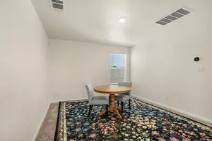 148 Hidalgo Ln, Elgin, TX 78621 - Photo 22