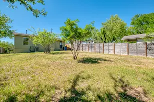 1719 Adina St, Austin, TX 78721 - Photo 2