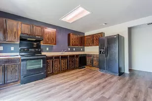 1422 Meadow Pkwy, San Marcos, TX 78666 - Photo 10