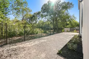5607 Tura Ln, Austin, TX 78721 - Photo 34