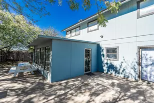 2106 Lamplight Village Cir, Austin, TX 78727 - Photo 16