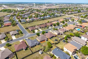 133 Lignite Dr, Jarrell, TX 76537 - Photo 32