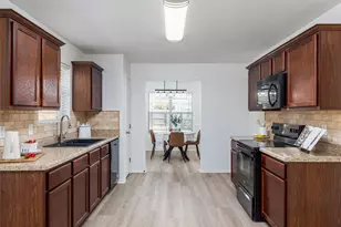 133 Lignite Dr, Jarrell, TX 76537 - Photo 10