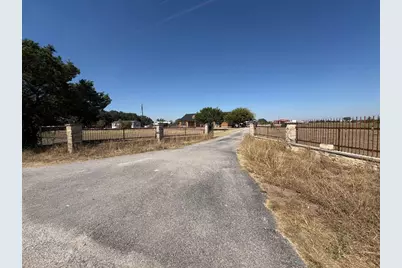10817 County Road 272, Bertram, TX 78605 - Photo 4