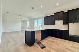 367 Porter Country Pkwy, Buda, TX 78610 - Photo 4