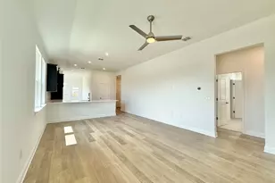 367 Porter Country Pkwy, Buda, TX 78610 - Photo 2