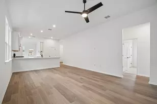 367 Porter Country Pkwy, Buda, TX 78610 - Photo 2