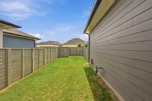 113 Gouda Dr, Bastrop, TX 78602 - Photo 36