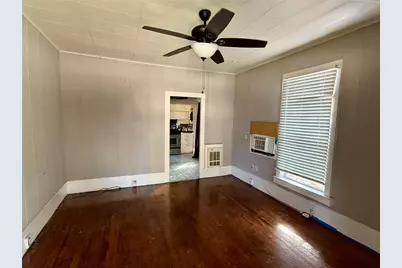 711 N Bishop Street, San Marcos, TX 78666 - Photo 6