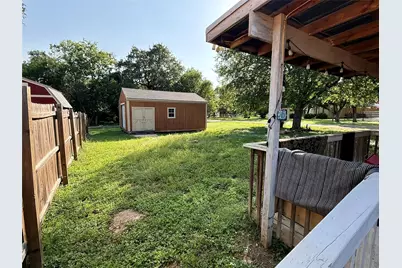 711 N Bishop Street, San Marcos, TX 78666 - Photo 14