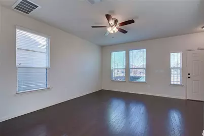 18418 Mammoth Cave Boulevard, Pflugerville, TX 78660 - Photo 4