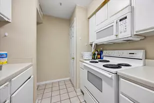501 W 26th St, Austin, TX 78705 - Photo 6
