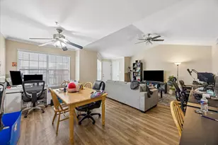 501 W 26th St, Austin, TX 78705 - Photo 2