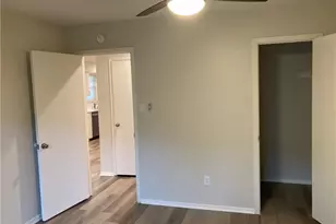 1908b Townesouth Cir, Austin, TX 78741 - Photo 4