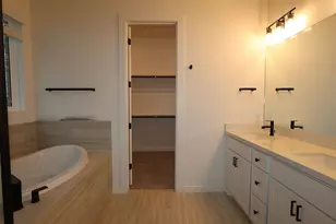 394 Bishop Wood Rd, Dripping Springs, TX 78620 - Photo 10