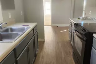 130 Olive St, San Marcos, TX 78666 - Photo 2