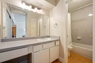 501 W 26th St, Austin, TX 78705 - Photo 10