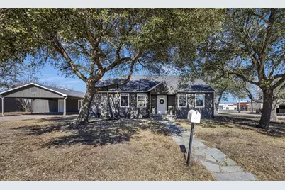 1479 E Hempstead Street, Giddings, TX 78942 - Photo 2