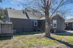 1479 E Hempstead St, Giddings, TX 78942 - Photo 30