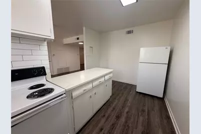 3304 Red River Street #204, Austin, TX 78705 - Photo 4