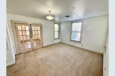 206 Bishop Street, Smithville, TX 78957 - Photo 10