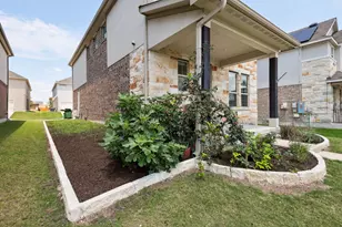 2204 Land Grant Wy, Round Rock, TX 78664 - Photo 2