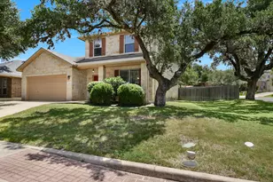 1612 Melissa Oaks Ln, Austin, TX 78744 - Photo 2
