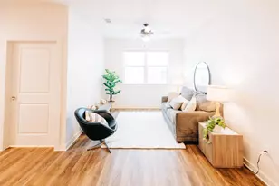 7051 Meadow Lake Blvd, Austin, TX 78744 - Photo 4