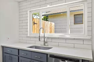 9404 Meadow Vale, Austin, TX 78758 - Photo 16