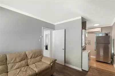 204 E 30th Street #201, Austin, TX 78705 - Photo 2