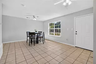 417 N Blanco St, Lockhart, TX 78644 - Photo 10