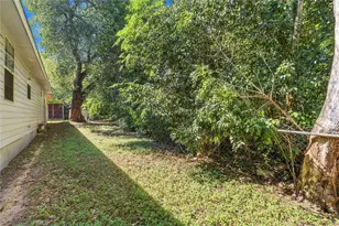 417 N Blanco St, Lockhart, TX 78644 - Photo 38