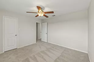 301 Serpentine Ln, Jarrell, TX 76537 - Photo 28