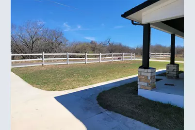 577 County Road 422 Road, Stockdale, TX 78160 - Photo 10