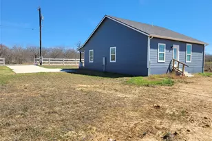 577 County Road 422 Rd, Stockdale, TX 78160 - Photo 22