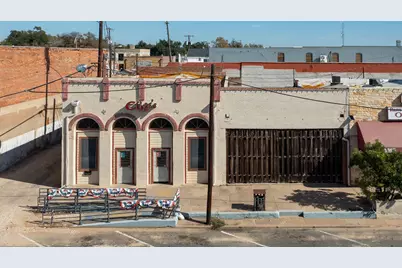 218 N Main Street, Rockdale, TX 76567 - Photo 2