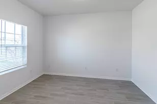 13621 Endless Narrow Ln, Elgin, TX 78621 - Photo 18