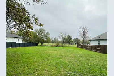 106 Bill Street, Elgin, TX 78621 - Photo 8