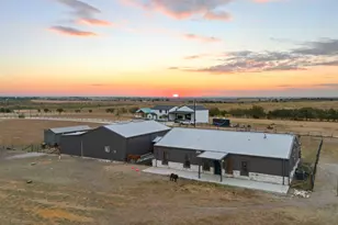 1767 Co Rd 420, Taylor, TX 76574 - Photo 2