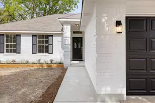 1006 Cottonbowl Dr, Taylor, TX 76574 - Photo 2