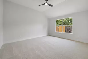 1006 Cottonbowl Dr, Taylor, TX 76574 - Photo 14