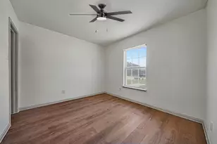 360 Farmer Ln, Jarrell, TX 76537 - Photo 12