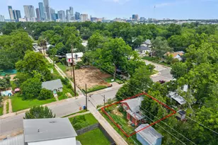 67 Anthony St, Austin, TX 78702 - Photo 1