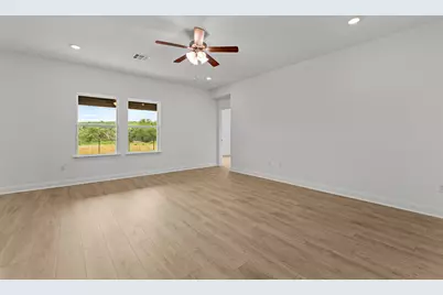 261 Rivers Edge Drive, Georgetown, TX 78628 - Photo 8