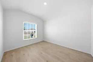 217 W Luna Blue Ln, Jarrell, TX 76537 - Photo 4