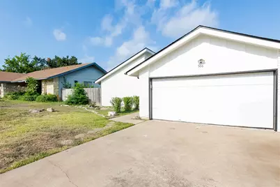 506 Stonebridge Drive, Round Rock, TX 78681 - Photo 2