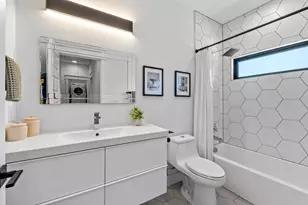 409 W 55th 1/2 St, Austin, TX 78751 - Photo 18